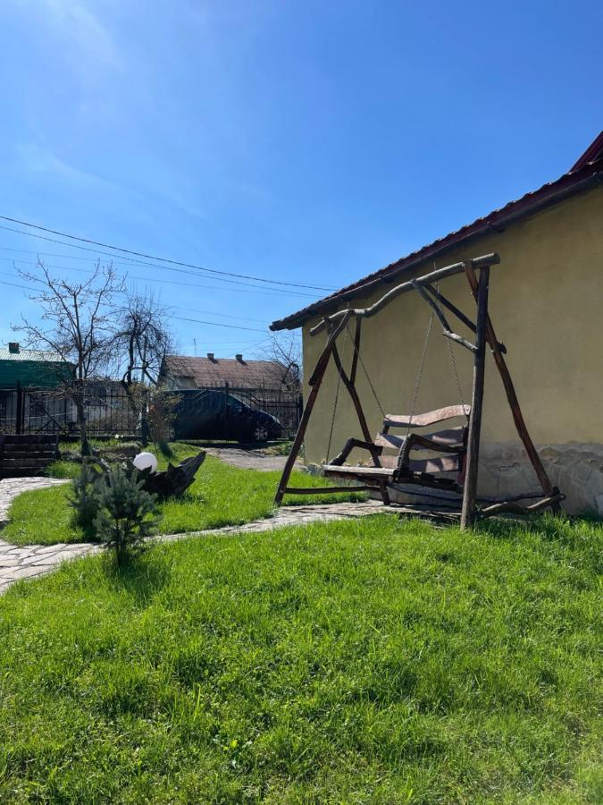 У Михайла Acomodação com café da manhã Truskavets Exterior foto